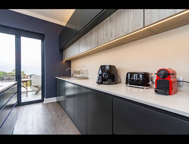 2 BEDROOM APARTMENT FOR SALE IN VREDEHOEK
